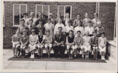 Black and white photograph of class at Holtspur School.